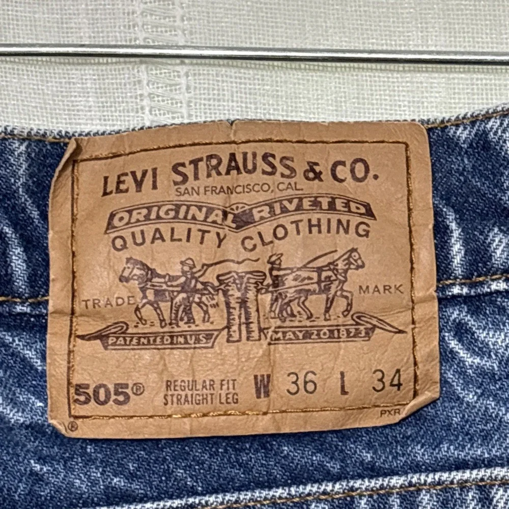 Vintage Levis 505 Jeans Mens 36x34 Blue Regular Straight Medium Wash Denim
